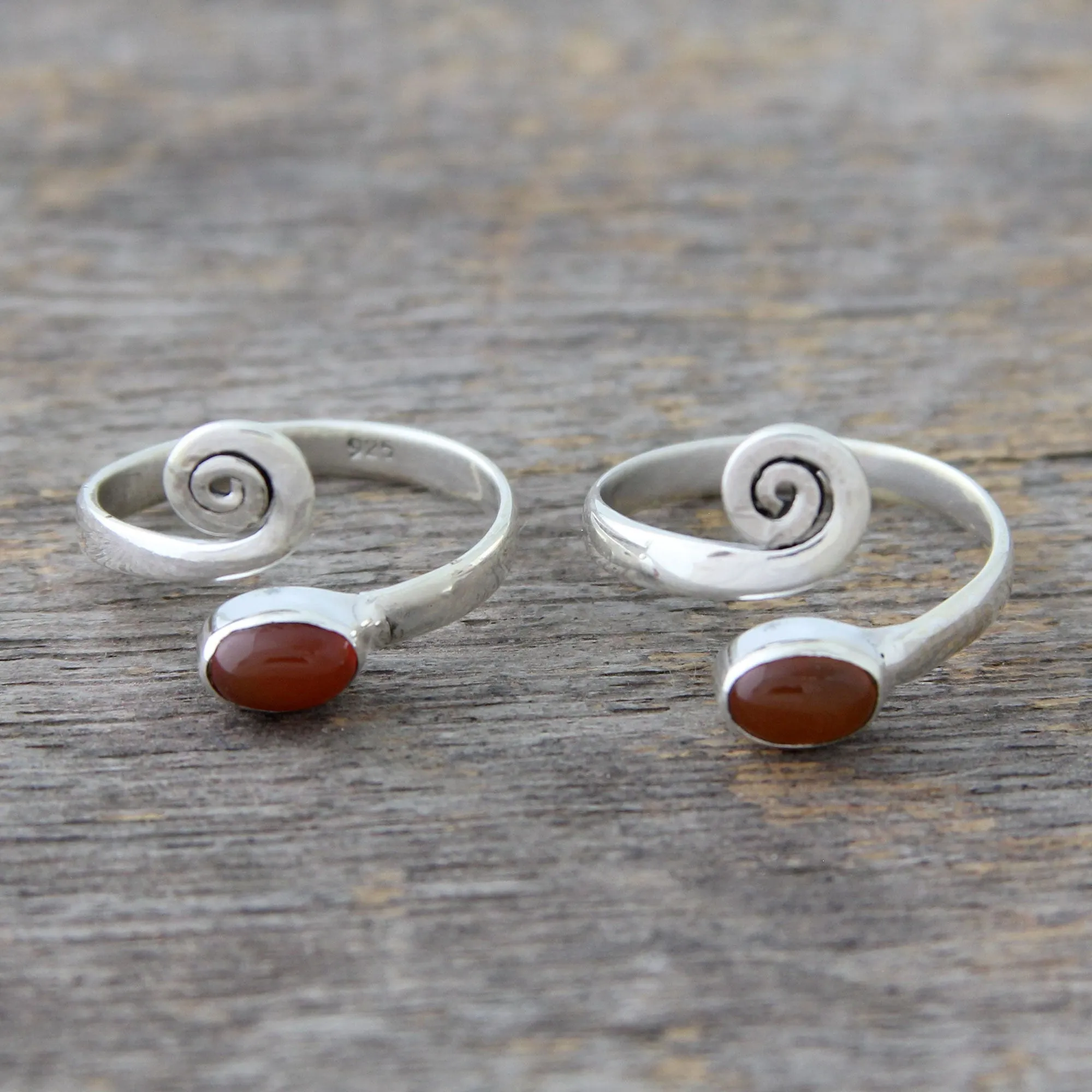 Curls' Carnelian Toe Rings