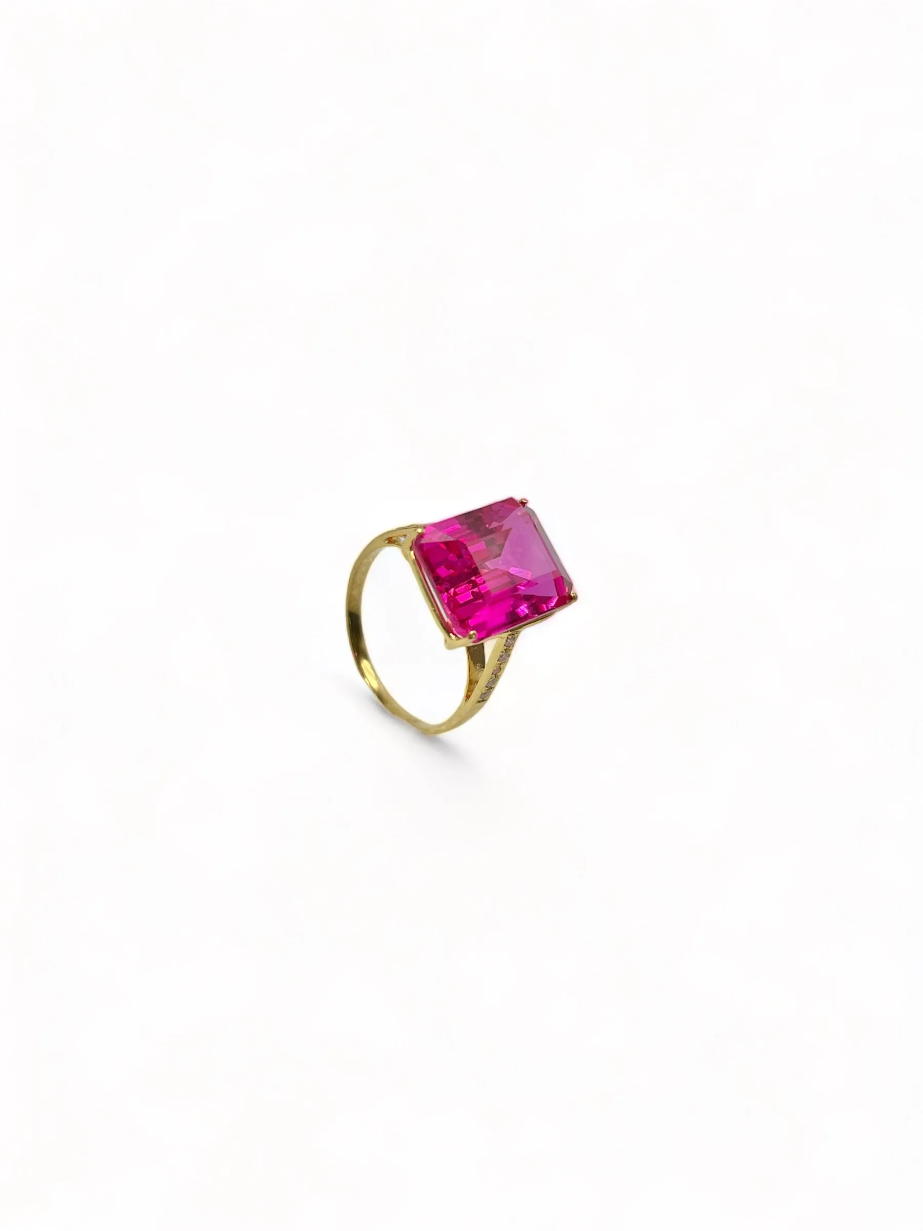 PINK TOPAZ WITH NATURAL DIAMOND YELLOW GOLD SETTING