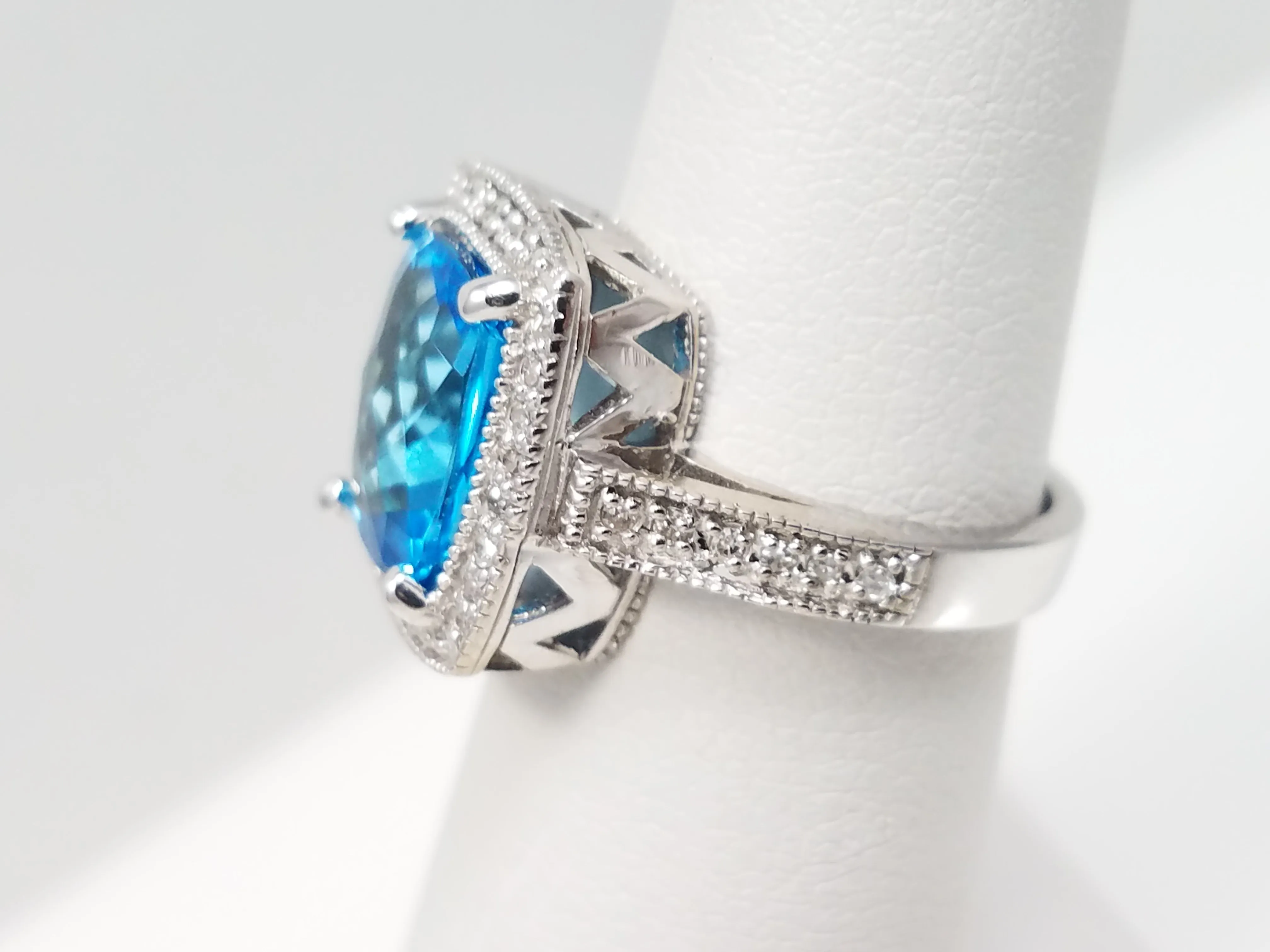 Precious 14k White Gold Natural Blue Topaz Diamond Ring