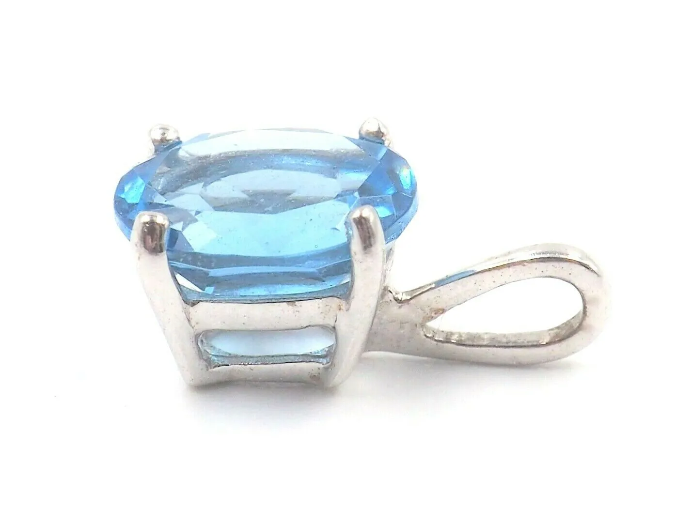 Topaz 9ct White Gold Pendant