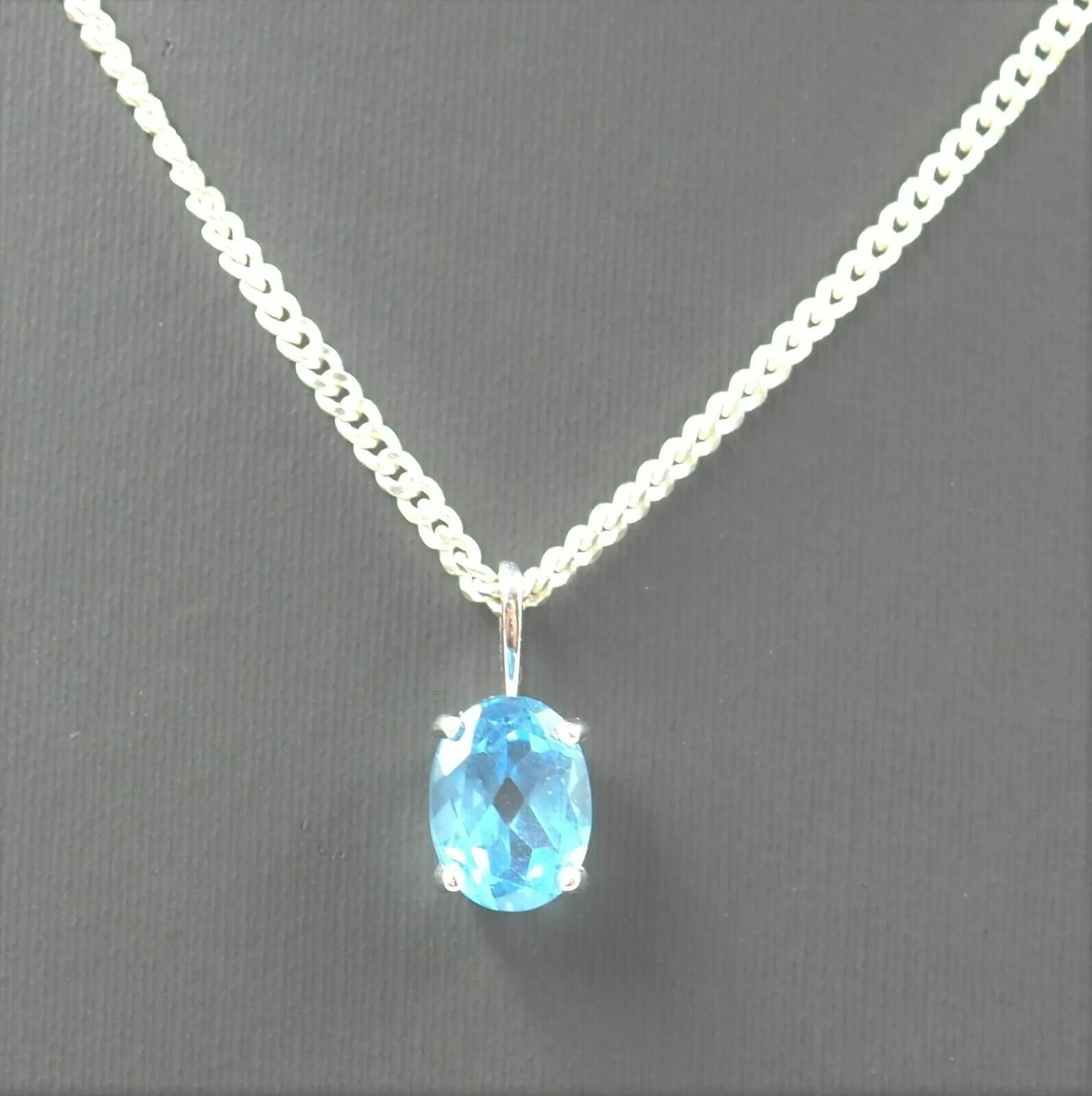 Topaz 9ct White Gold Pendant