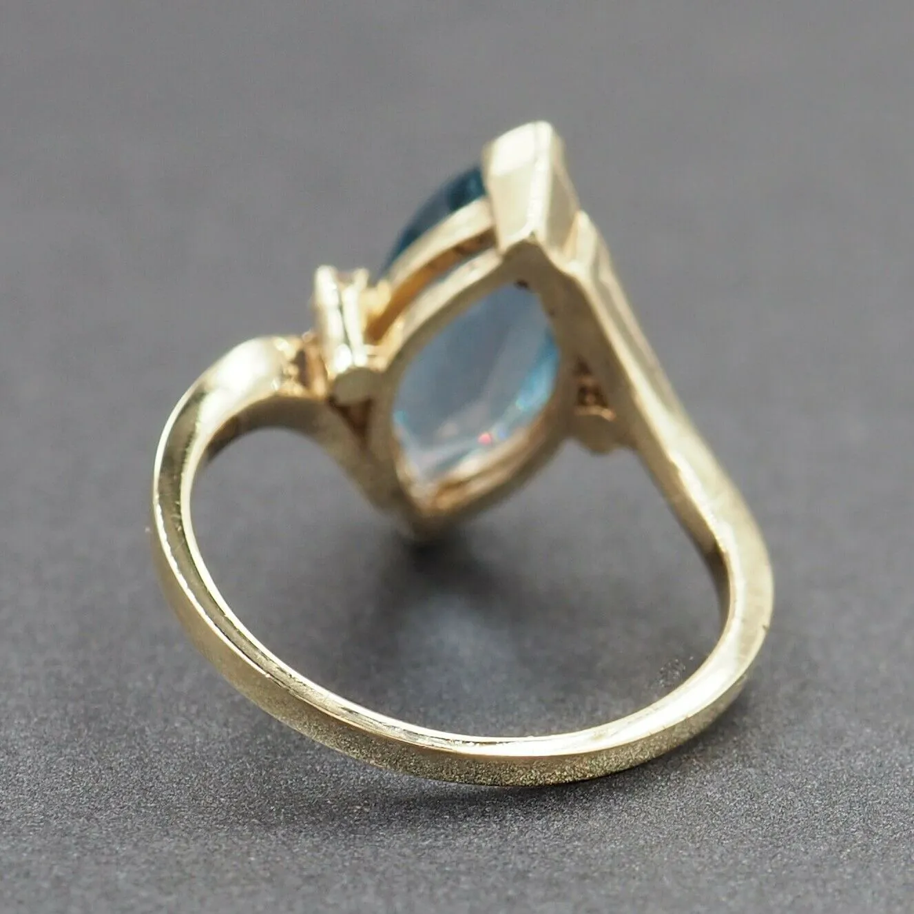 Topaz & Cubic Zirconia 9ct Yellow Gold Ring