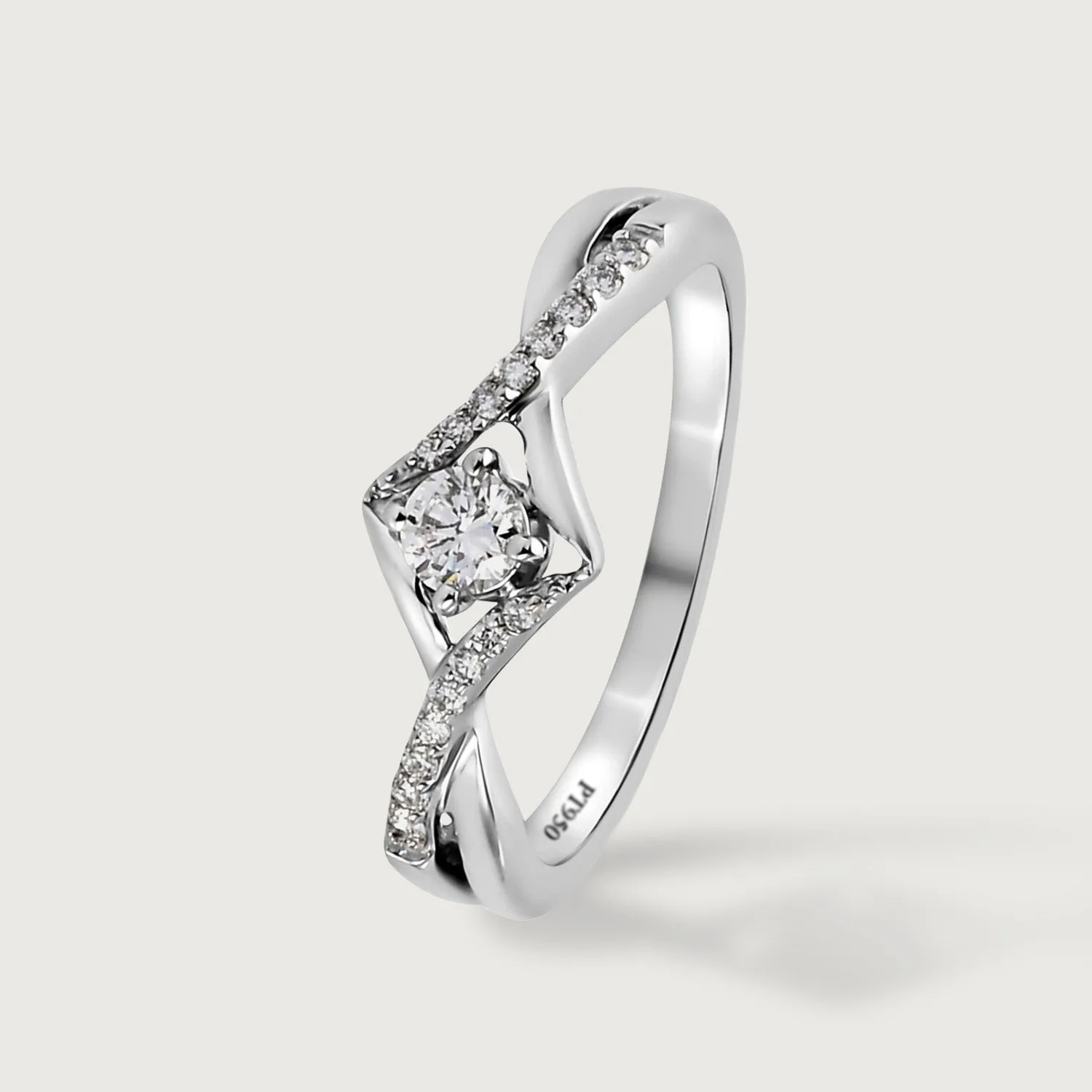 Versa Diamond Engagement Ring in Platinum