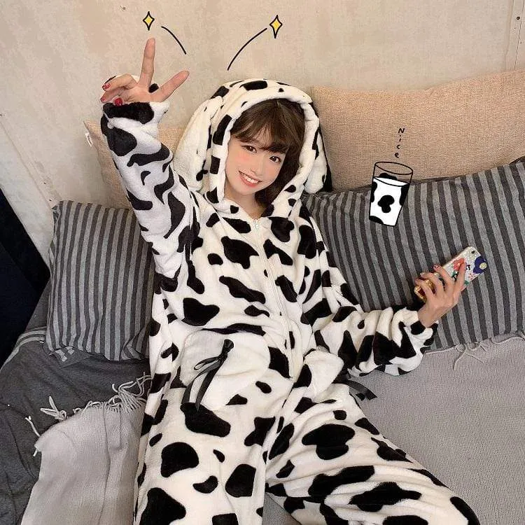 Women's Cow Printed Coral Velvet Pajamas