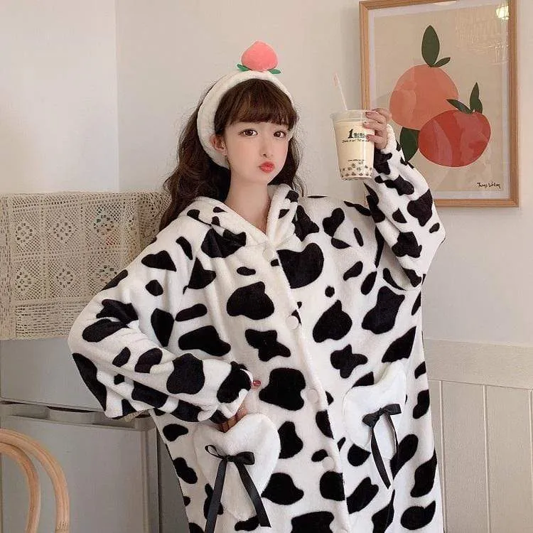 Women's Cow Printed Coral Velvet Pajamas